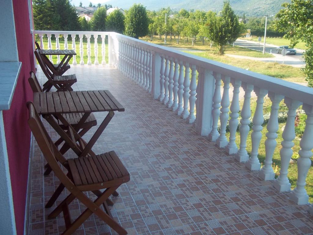 House Rapo Hotel Korenica Exterior foto