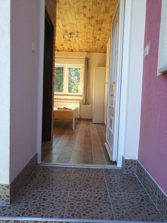 House Rapo Hotel Korenica Exterior foto