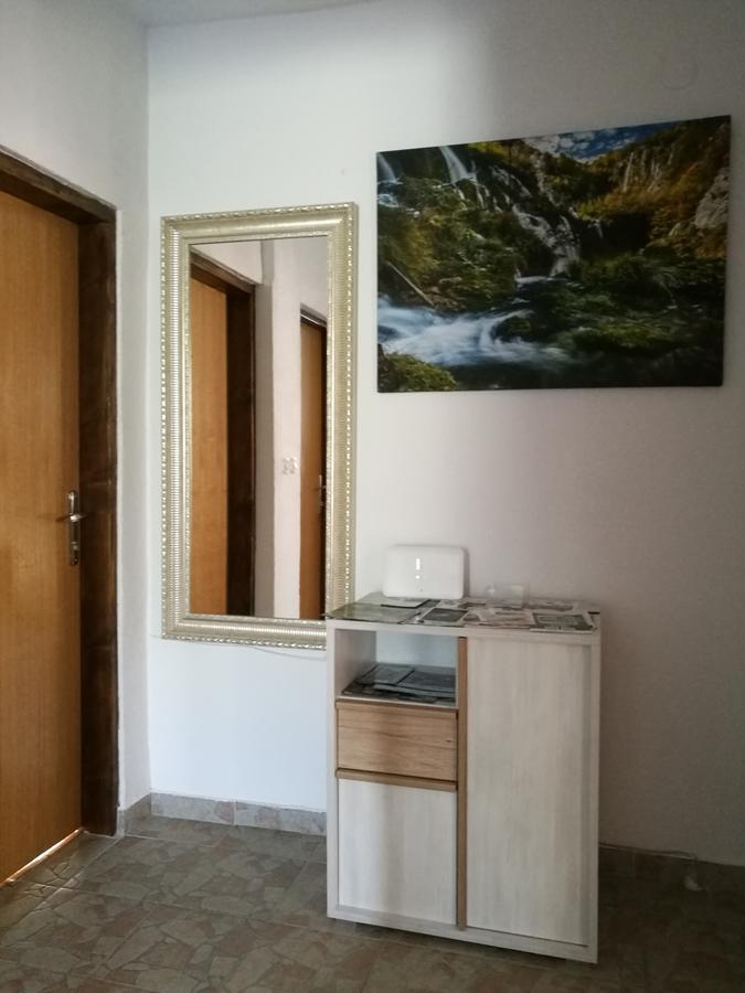 House Rapo Hotel Korenica Exterior foto